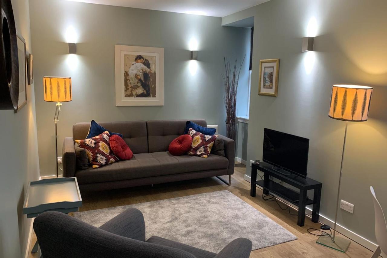 Bright And Stylish Apartment - Old Town Edinburgh Bagian luar foto