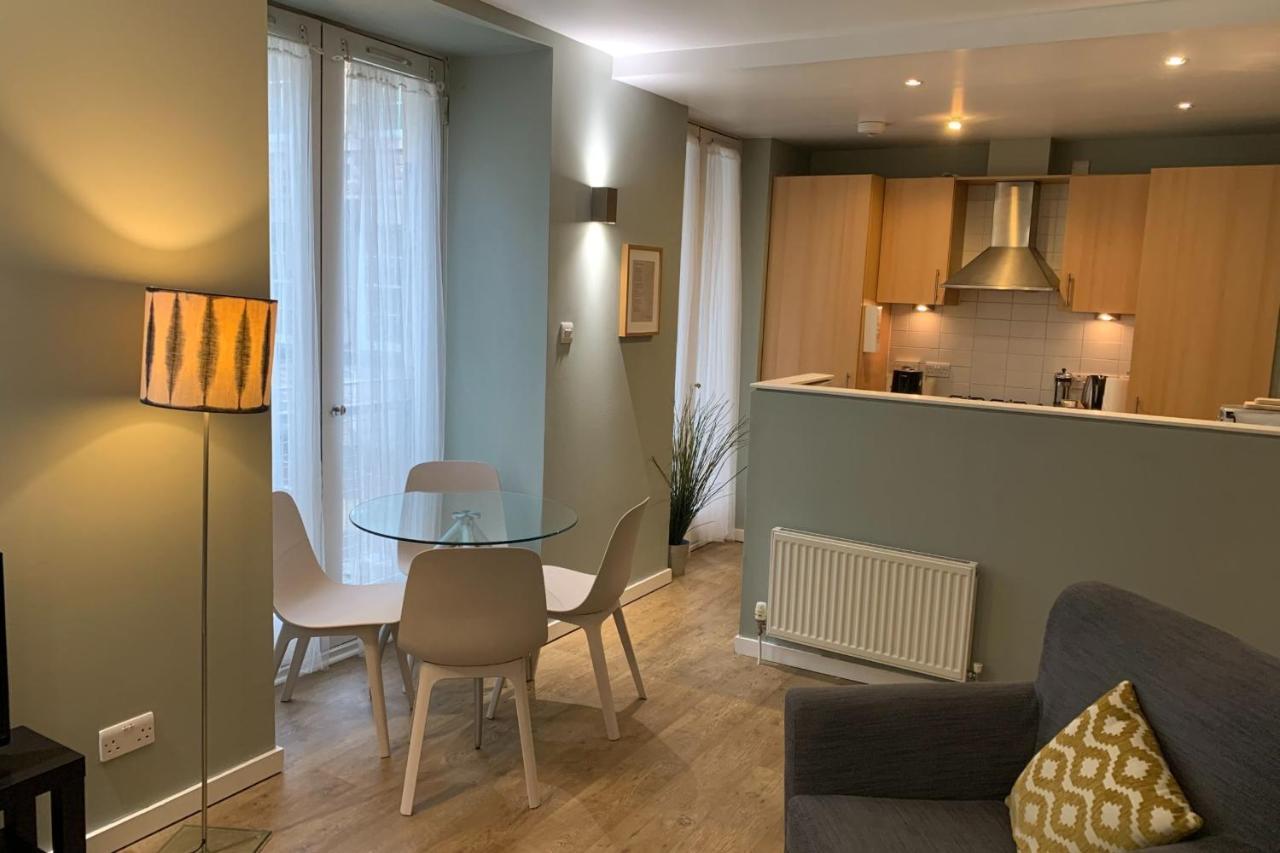 Bright And Stylish Apartment - Old Town Edinburgh Bagian luar foto